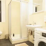 Lejlighed 2 Stylische Separate Mit Zwei Privaten Stellplaetzen Fuer Bis Zu 8 Personen Und Stadtnah Koblenz (Rhineland-Palatinate)