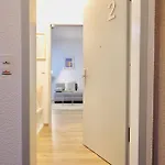 2 Stylische Separate Mit Zwei Privaten Stellplaetzen Fuer Bis Zu 8 Personen Und Stadtnah Lejlighed *