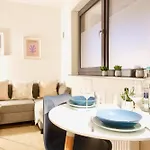 2 Stylische Separate Mit Zwei Privaten Stellplaetzen Fuer Bis Zu 8 Personen Und Stadtnah * Koblenz (Rhineland-Palatinate)