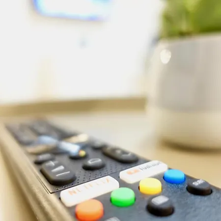 2 Stylische Separate Mit Zwei Privaten Stellplaetzen Fuer Bis Zu 8 Personen Und Stadtnah Apartmán *