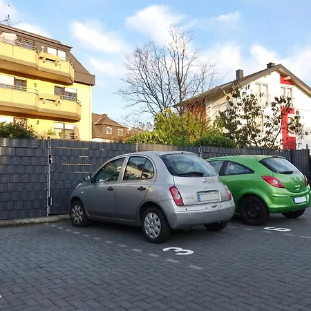 2 Stylische Separate Mit Zwei Privaten Stellplaetzen Fuer Bis Zu 8 Personen Und Stadtnah Koblenc