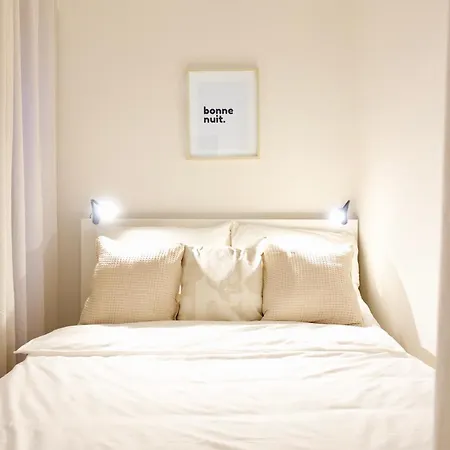 Apartmán 2 Stylische Separate Mit Zwei Privaten Stellplaetzen Fuer Bis Zu 8 Personen Und Stadtnah *