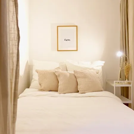 Апартаменты 2 Stylische Separate Mit Zwei Privaten Stellplaetzen Fuer Bis Zu 8 Personen Und Stadtnah Кобленц