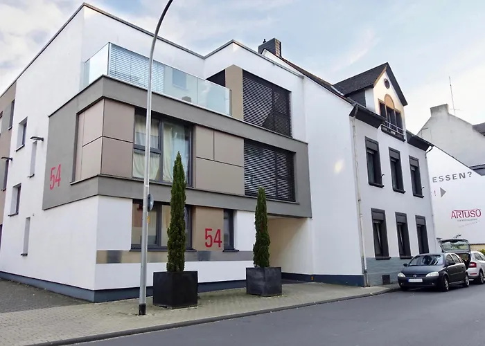 2 Stylische Separate Mit Zwei Privaten Stellplaetzen Fuer Bis Zu 8 Personen Und Stadtnah Apartamento