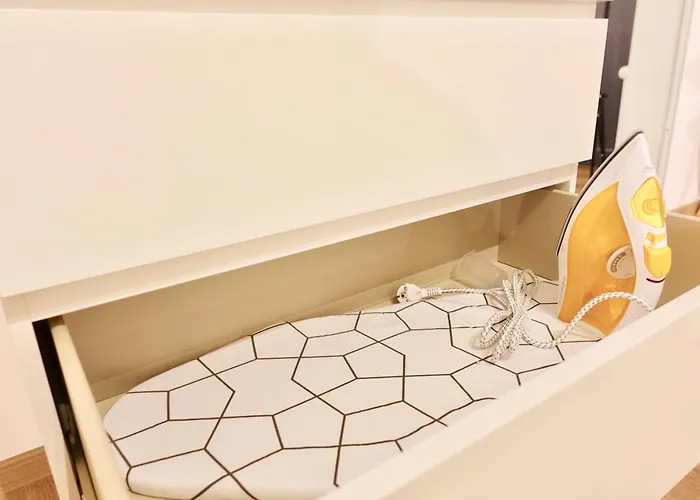 Apartamento 2 Stylische Separate Mit Zwei Privaten Stellplaetzen Fuer Bis Zu 8 Personen Und Stadtnah